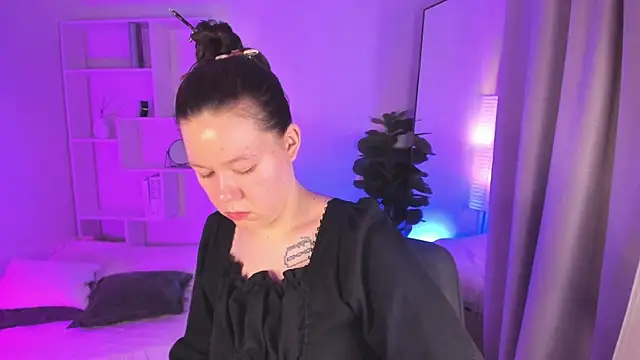 Vanessa ama online show from April 6, 2026, 4:46 am