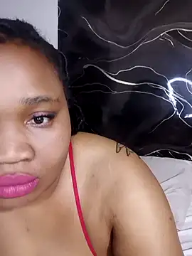 LaReina199991 online show from April 4, 2026, 7:53 pm