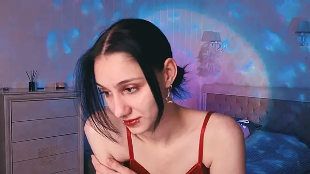 Snapshot of MilaVey chatting on April 10, 2026, 7:10 pm MilaVey online show from April 10, 2026, 7:10 pm