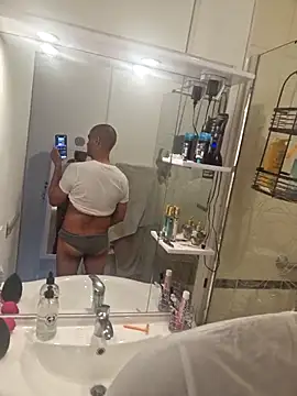 Justfunfree online show from April 20, 2026, 2:29 pm