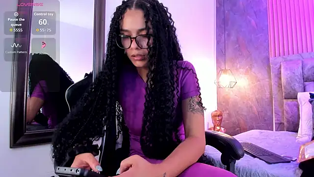 Snapshot of alina_sauvage chatting on May 24, 2026, 7:58 pm alina sauvage online show from May 24, 2026, 7:58 pm