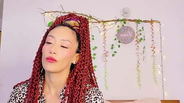 Snapshot of Ajua__Uva chatting on April 3, 2026, 11:44 pm Ajua Uva online show from April 3, 2026, 11:44 pm