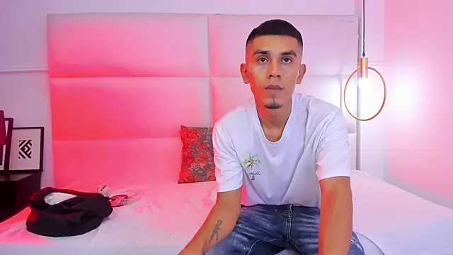 your d0ll1 online show from April 14, 2026, 1:16 pm