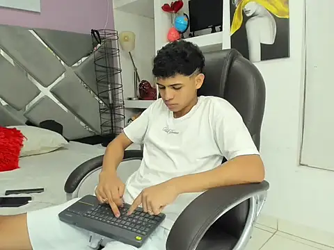 Snapshot of Nico_Viper_ chatting on March 22, 2026, 7:26 pm Nico Viper online show from March 22, 2026, 7:26 pm