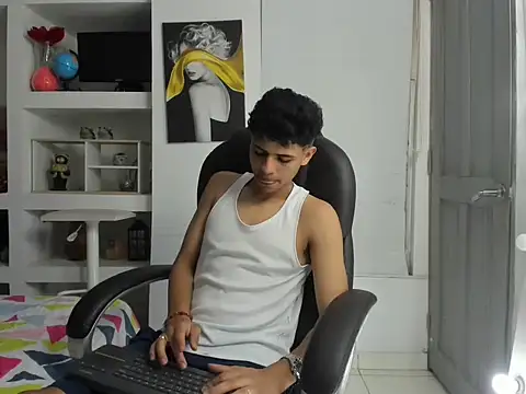 Snapshot of Nico_Viper_ chatting on March 23, 2026, 7:36 pm Nico Viper online show from March 23, 2026, 7:36 pm