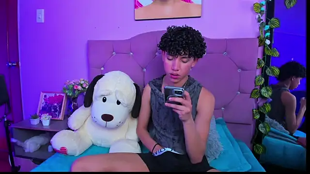 Snapshot of artemis_jones chatting on April 1, 2026, 8:06 pm artemis jones online show from April 1, 2026, 8:06 pm