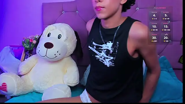 Snapshot of artemis_jones chatting on April 2, 2026, 10:16 pm artemis jones online show from April 2, 2026, 10:16 pm