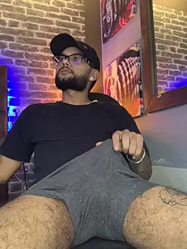 Snapshot of KyleJoss30 chatting on April 14, 2026, 9:42 pm KyleJoss30 online show from April 14, 2026, 9:42 pm