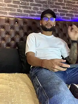 Snapshot of KyleJoss30 chatting on March 24, 2026, 9:15 pm KyleJoss30 online show from March 24, 2026, 9:15 pm