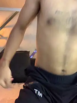 Snapshot of KyleJoss30 chatting on April 8, 2026, 9:27 pm KyleJoss30 online show from April 8, 2026, 9:27 pm