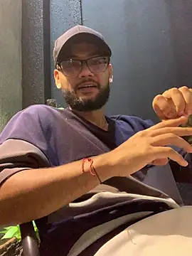 Snapshot of KyleJoss30 chatting on April 15, 2026, 2:54 pm KyleJoss30 online show from April 15, 2026, 2:54 pm