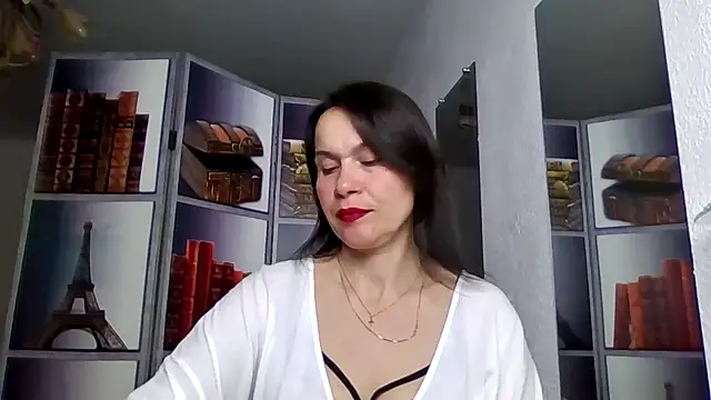 Selena Moo online show from April 16, 2026, 12:28 pm