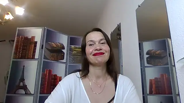 Snapshot of Selena_Moo chatting on May 20, 2026, 8:06 pm Selena Moo online show from May 20, 2026, 8:06 pm