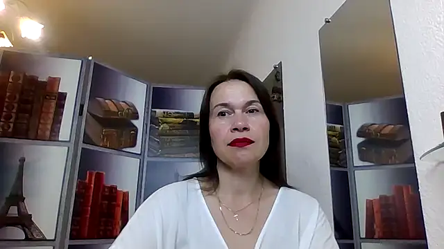 Snapshot of Selena_Moo chatting on May 12, 2026, 8:10 am Selena Moo online show from May 12, 2026, 8:10 am