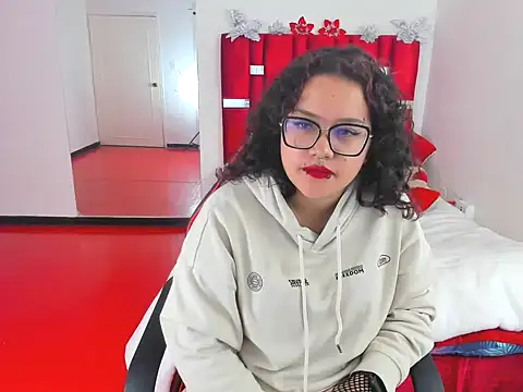 emma joyce online show from March 21, 2026, 12:53 pm