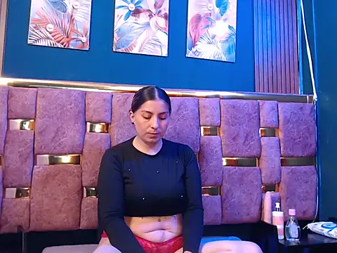 HELLEN MARK online show from April 8, 2026, 11:33 am