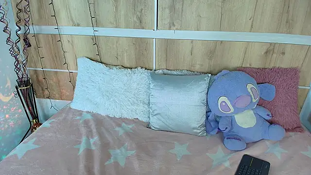 Snapshot of Rapthalia_ chatting on March 22, 2026, 6:04 am Rapthalia online show from March 22, 2026, 6:04 am