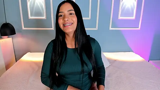 Snapshot of Agatha_Zc_ chatting on April 1, 2026, 1:41 pm Agatha Zc online show from April 1, 2026, 1:41 pm