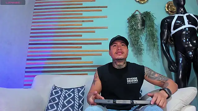 Snapshot of Lance_miller chatting on April 14, 2026, 1:21 am Lance miller online show from April 14, 2026, 1:21 am