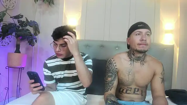 Snapshot of Lance_miller chatting on April 6, 2026, 1:23 am Lance miller online show from April 6, 2026, 1:23 am