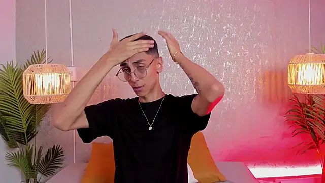 Snapshot of Gio_carangi chatting on March 31, 2026, 3:19 am Gio carangi online show from March 31, 2026, 3:19 am