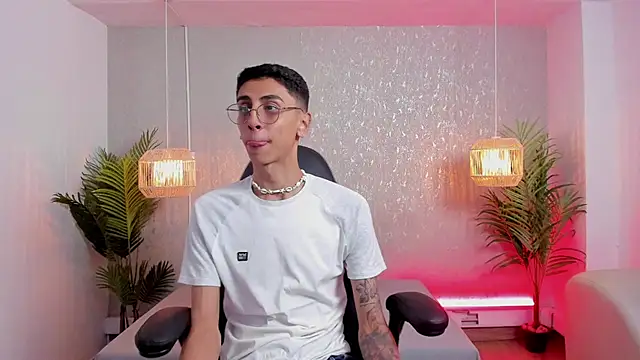 Snapshot of Gio_carangi chatting on April 3, 2026, 3:35 am Gio carangi online show from April 3, 2026, 3:35 am