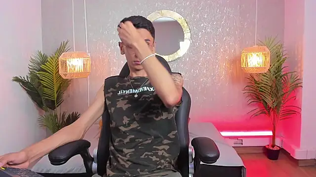 Snapshot of Gio_carangi chatting on April 8, 2026, 3:08 am Gio carangi online show from April 8, 2026, 3:08 am