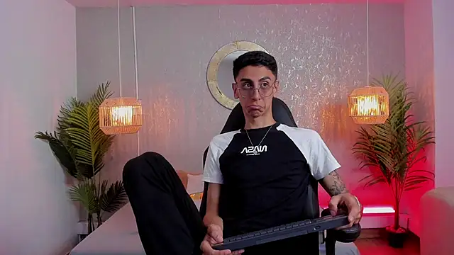 Snapshot of Gio_carangi chatting on April 4, 2026, 3:13 am Gio carangi online show from April 4, 2026, 3:13 am