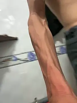 Snapshot of Nguyencuong1999 chatting on April 8, 2026, 8:16 am Nguyencuong1999 online show from April 8, 2026, 8:16 am