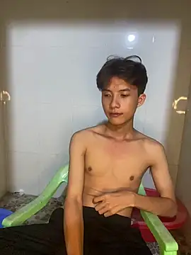 Snapshot of Nguyencuong1999 chatting on May 27, 2026, 3:19 pm Nguyencuong1999 online show from May 27, 2026, 3:19 pm