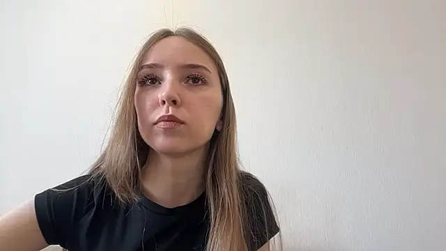 TanjaBrounson online show from April 9, 2026, 2:24 am