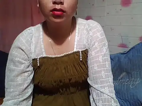 Hena   online show from April 9, 2026, 11:00 pm