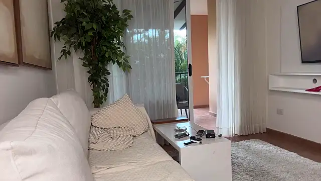 ViviGoddess online show from April 16, 2026, 8:31 pm