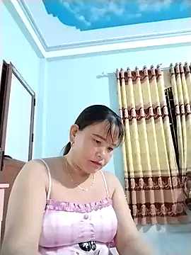Snapshot of Moubie1 chatting on May 3, 2026, 3:26 pm Moubie1 online show from May 3, 2026, 3:26 pm