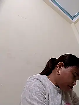 Snapshot of Moubie1 chatting on April 12, 2026, 11:24 am Moubie1 online show from April 12, 2026, 11:24 am