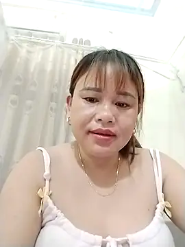 Snapshot of Moubie1 chatting on March 28, 2026, 11:17 pm Moubie1 online show from March 28, 2026, 11:17 pm