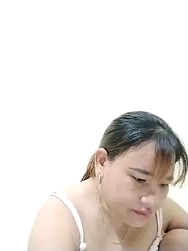 Snapshot of Moubie1 chatting on April 13, 2026, 1:31 am Moubie1 online show from April 13, 2026, 1:31 am