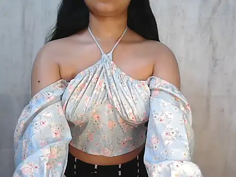 Snapshot of urvashi_rai chatting on May 23, 2026, 5:12 pm urvashi rai online show from May 23, 2026, 5:12 pm
