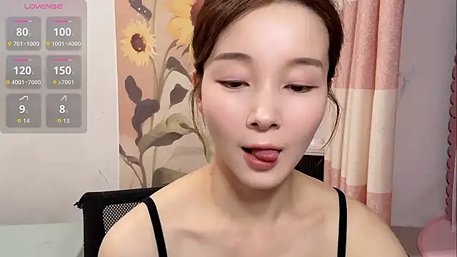Snapshot of Tingting-rd chatting on July 12, 2026, 11:33 am Tingting-rd online show from July 12, 2026, 11:33 am