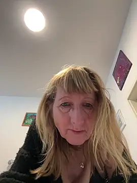 MatureKim online show from April 3, 2026, 3:18 pm