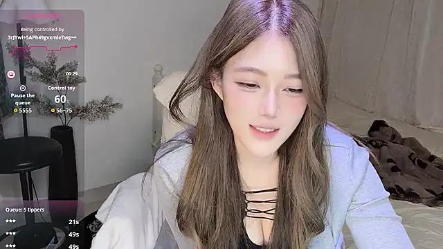 ceekie-77 online show from April 12, 2026, 11:35 am