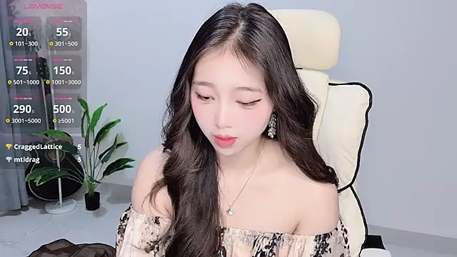 Yukiy8877 online show from March 27, 2026, 9:32 am