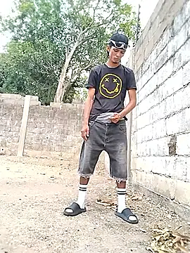 Snapshot of spittermasterpig1 chatting on April 1, 2026, 2:03 pm spittermasterpig1 online show from April 1, 2026, 2:03 pm