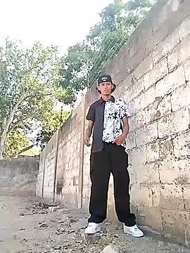 Snapshot of spittermasterpig1 chatting on March 27, 2026, 2:07 pm spittermasterpig1 online show from March 27, 2026, 2:07 pm