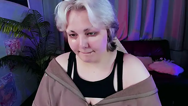 Snapshot of -HwasaMoore chatting on April 8, 2026, 5:31 am -HwasaMoore online show from April 8, 2026, 5:31 am