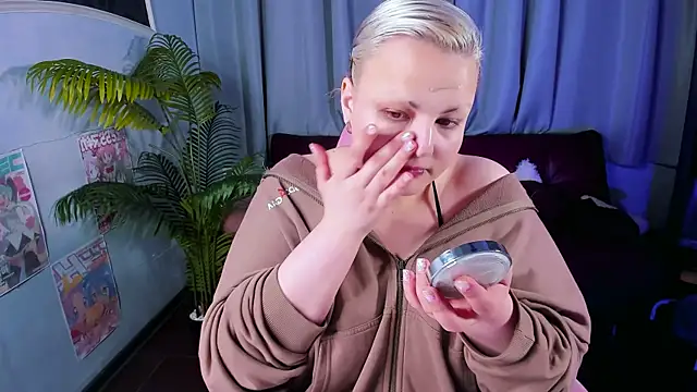 Snapshot of -HwasaMoore chatting on April 16, 2026, 5:41 am -HwasaMoore online show from April 16, 2026, 5:41 am