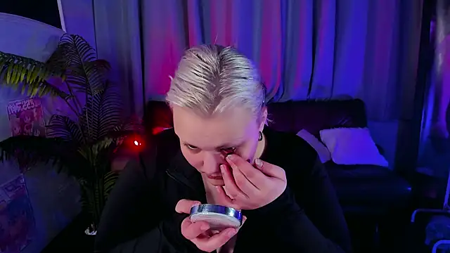 Snapshot of -HwasaMoore chatting on April 10, 2026, 5:36 am -HwasaMoore online show from April 10, 2026, 5:36 am