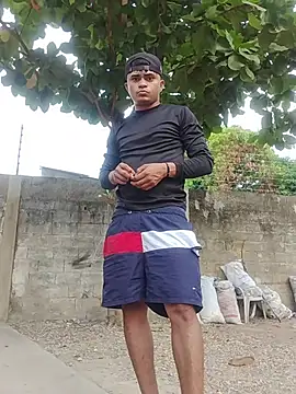 HOTRAINYGOLDEN online show from April 13, 2026, 11:25 am