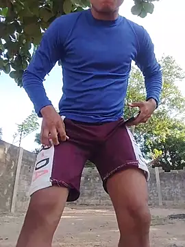 HOTRAINYGOLDEN online show from March 27, 2026, 12:17 pm