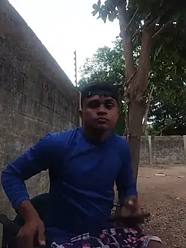 HOTRAINYGOLDEN online show from April 16, 2026, 9:39 pm